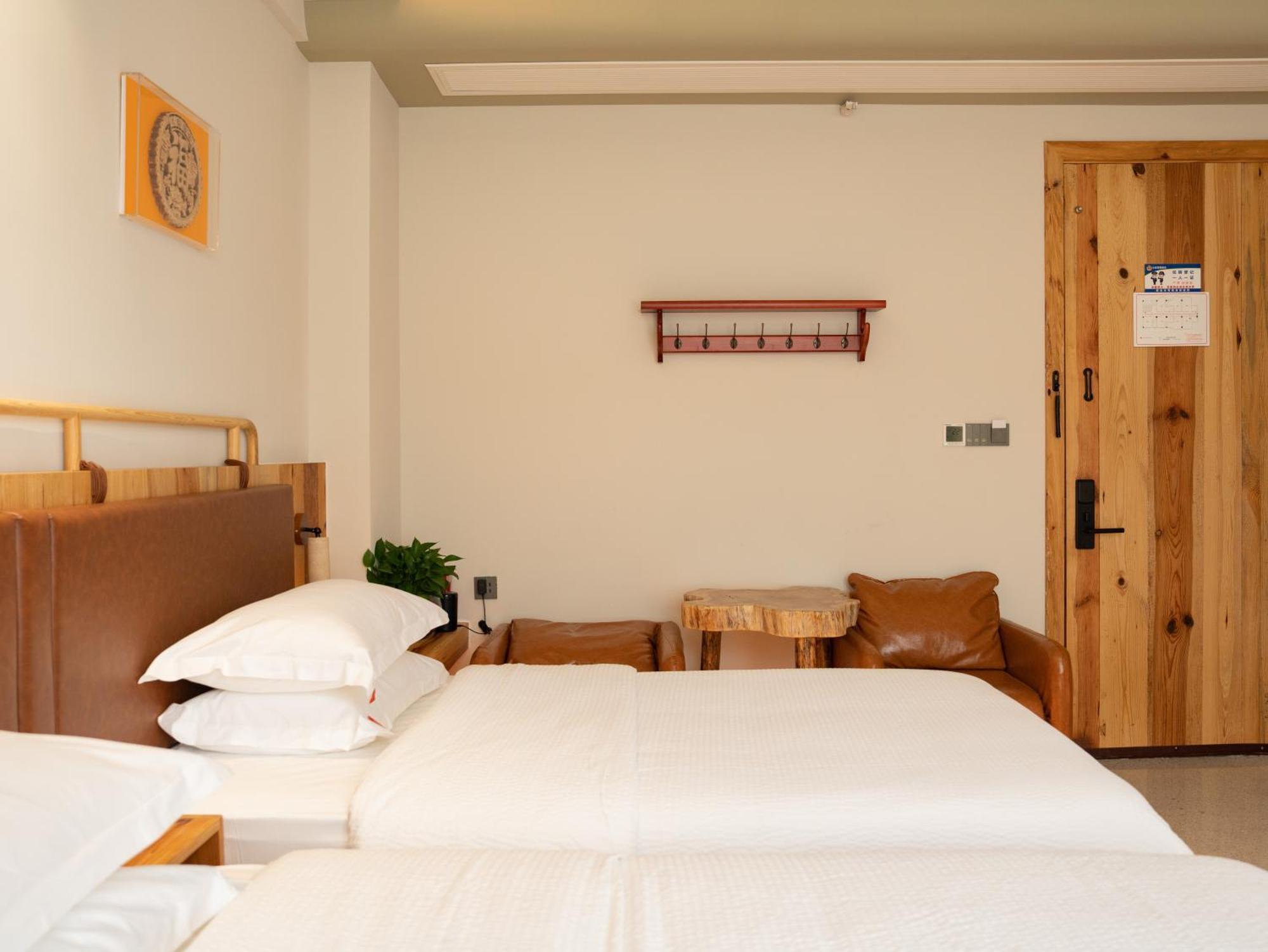 Patio Spring Holiday Inn -- Free Round Trip Pick-Up Service --Panoramic View Of Tianmen Mount Zhangjiajie Exterior photo