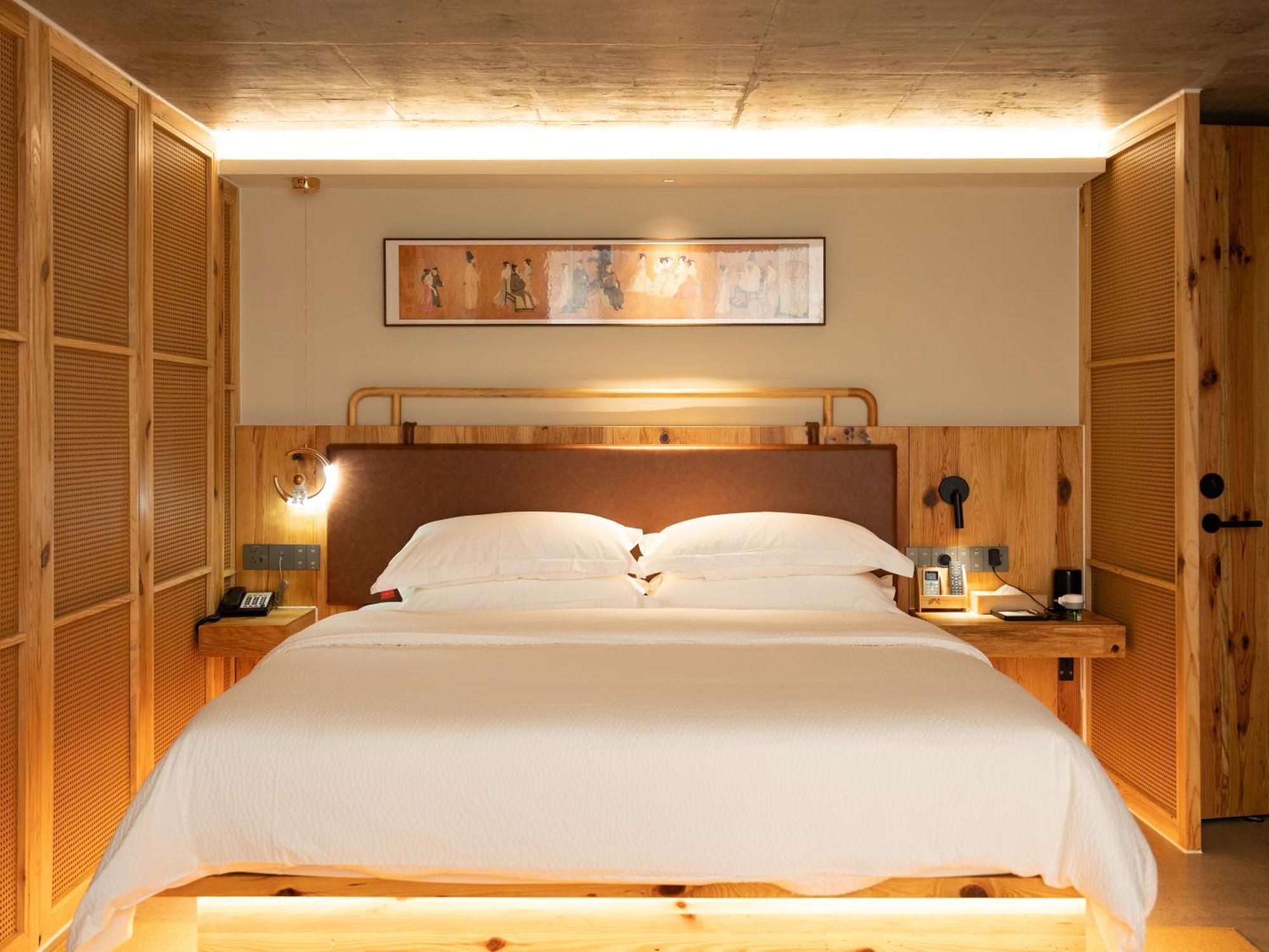 Patio Spring Holiday Inn -- Free Round Trip Pick-Up Service --Panoramic View Of Tianmen Mount Zhangjiajie Exterior photo