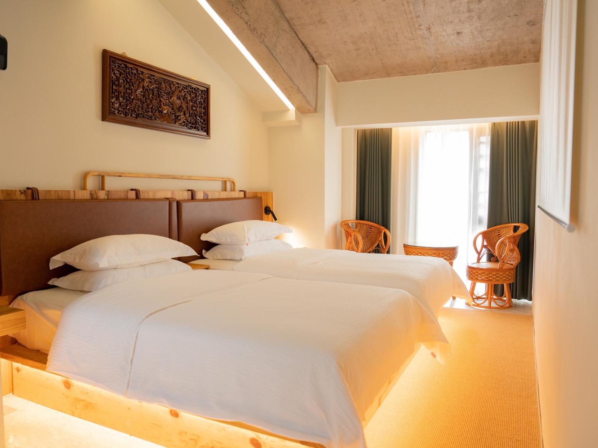 Patio Spring Holiday Inn -- Free Round Trip Pick-Up Service --Panoramic View Of Tianmen Mount Zhangjiajie Exterior photo
