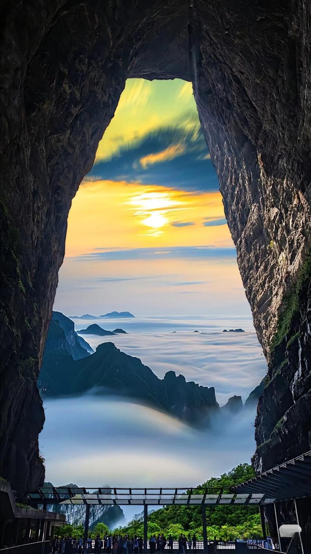 Patio Spring Holiday Inn -- Free Round Trip Pick-Up Service --Panoramic View Of Tianmen Mount Zhangjiajie Exterior photo
